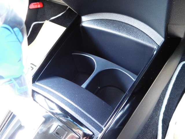 トヨタ カローラフィールダー　ハイブリッド １．５ ハイブリッド Ｇ エアロツアラー Ｗ×Ｂ H26年 (九州・沖縄) 99