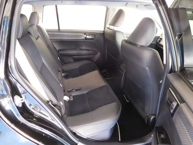 トヨタ カローラフィールダー　ハイブリッド １．５ ハイブリッド Ｇ エアロツアラー Ｗ×Ｂ H26年 (九州・沖縄) 99