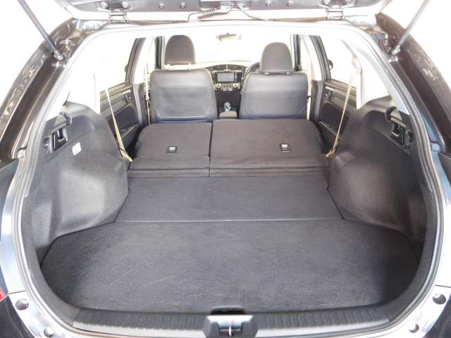 トヨタ カローラフィールダー　ハイブリッド １．５ ハイブリッド Ｇ エアロツアラー Ｗ×Ｂ H26年 (九州・沖縄) 99