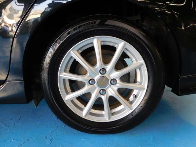 トヨタ カローラフィールダー　ハイブリッド １．５ ハイブリッド Ｇ エアロツアラー Ｗ×Ｂ H26年 (九州・沖縄) 99