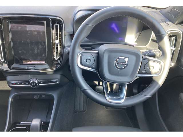 ボルボ ＸＣ４０リチャージ プラス シングルモーター R4年 (関東) 99