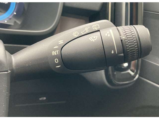 ボルボ ＸＣ４０リチャージ プラス シングルモーター R4年 (関東) 99