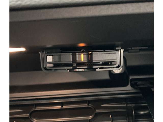 ボルボ ＸＣ４０リチャージ プラス シングルモーター R4年 (関東) 99