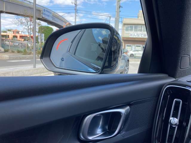 ボルボ ＸＣ４０リチャージ プラス シングルモーター R4年 (関東) 99