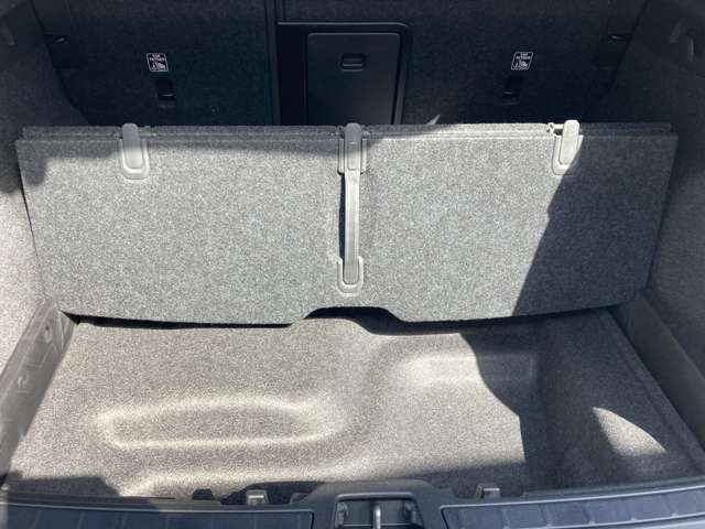 ボルボ ＸＣ４０リチャージ プラス シングルモーター R4年 (関東) 99