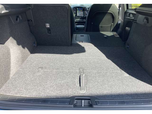 ボルボ ＸＣ４０リチャージ プラス シングルモーター R4年 (関東) 99