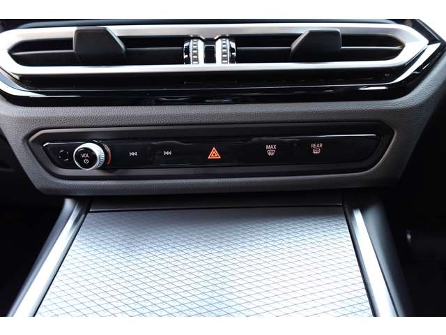 ＢＭＷ ３シリーズ ３２０Ｉ Ｍスポーツ R6年 (近畿) 99