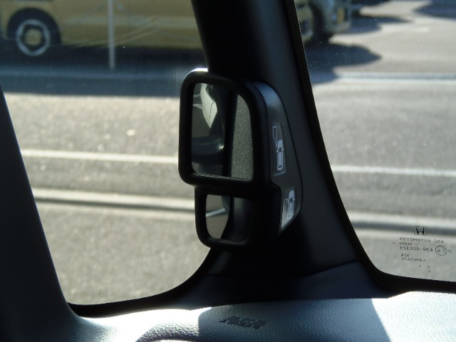 ホンダ Ｎ　ＢＯＸ カスタム ６６０ Ｌ R5年 (東海) 99