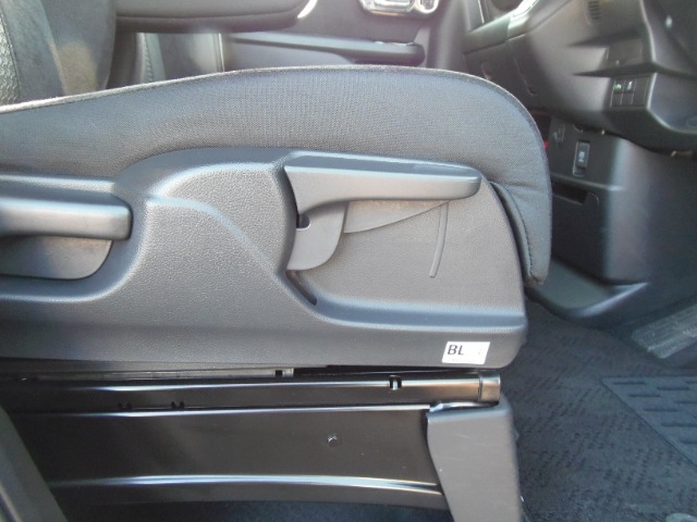 ホンダ Ｎ　ＢＯＸ カスタム ６６０ Ｌ R5年 (東海) 99