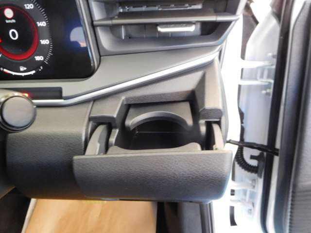 日産 ノートオーラ １．２ Ｇ R6年 (九州・沖縄) 99