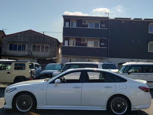 トヨタ クラウン　ハイブリッド ハイブリッド ２．５ ＲＳ アドバンス R1年 (中国) 99