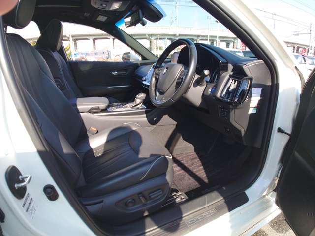 トヨタ クラウン　ハイブリッド ハイブリッド ２．５ ＲＳ アドバンス R1年 (中国) 99