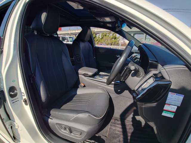 トヨタ クラウン　ハイブリッド ハイブリッド ２．５ ＲＳ アドバンス R1年 (中国) 99