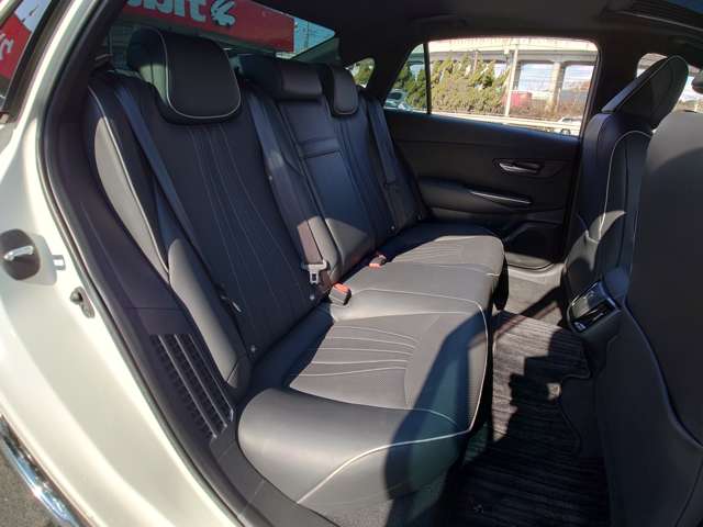 トヨタ クラウン　ハイブリッド ハイブリッド ２．５ ＲＳ アドバンス R1年 (中国) 99