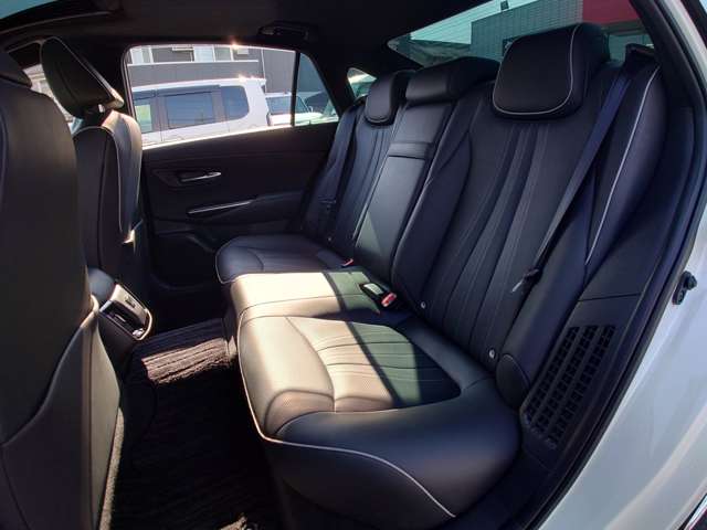 トヨタ クラウン　ハイブリッド ハイブリッド ２．５ ＲＳ アドバンス R1年 (中国) 99