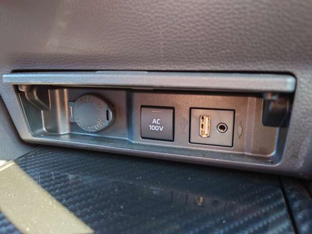 トヨタ クラウン　ハイブリッド ハイブリッド ２．５ ＲＳ アドバンス R1年 (中国) 99