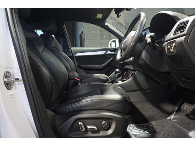 アウディ Ｑ３ ２．０ ＴＦＳＩ クワトロ １８０ＰＳ Ｓラインパッケージ ４ＷＤ H30年 (北海道) 99