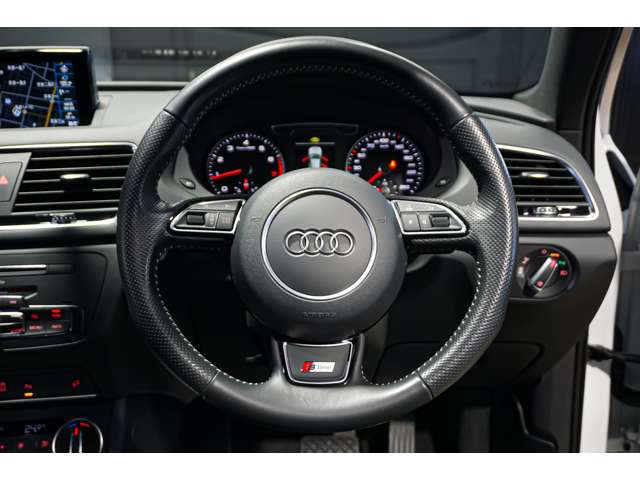 アウディ Ｑ３ ２．０ ＴＦＳＩ クワトロ １８０ＰＳ Ｓラインパッケージ ４ＷＤ H30年 (北海道) 99