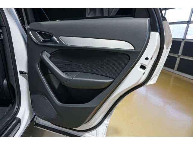 アウディ Ｑ３ ２．０ ＴＦＳＩ クワトロ １８０ＰＳ Ｓラインパッケージ ４ＷＤ H30年 (北海道) 99