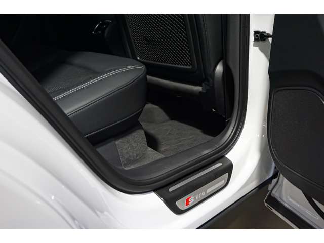 アウディ Ｑ３ ２．０ ＴＦＳＩ クワトロ １８０ＰＳ Ｓラインパッケージ ４ＷＤ H30年 (北海道) 99