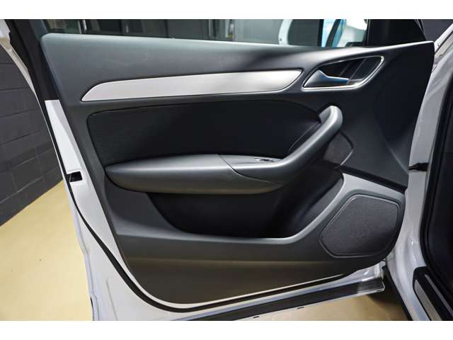 アウディ Ｑ３ ２．０ ＴＦＳＩ クワトロ １８０ＰＳ Ｓラインパッケージ ４ＷＤ H30年 (北海道) 99