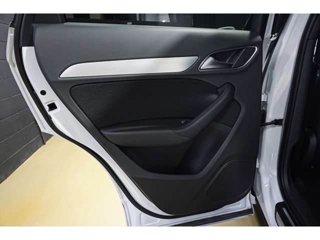 アウディ Ｑ３ ２．０ ＴＦＳＩ クワトロ １８０ＰＳ Ｓラインパッケージ ４ＷＤ H30年 (北海道) 99