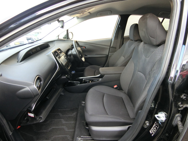 トヨタ プリウス １．８ Ａ H28年 (中国) 99