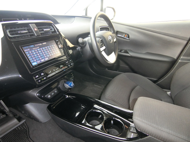 トヨタ プリウス １．８ Ａ H28年 (中国) 99