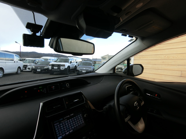 トヨタ プリウス １．８ Ａ H28年 (中国) 99