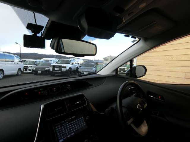 トヨタ プリウス １．８ Ａ H28年 (中国) 99