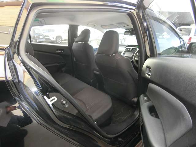 トヨタ プリウス １．８ Ａ H28年 (中国) 99