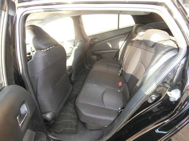 トヨタ プリウス １．８ Ａ H28年 (中国) 99