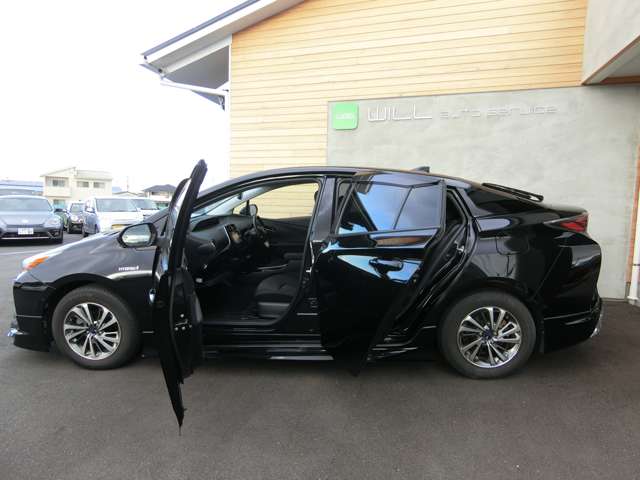 トヨタ プリウス １．８ Ａ H28年 (中国) 99