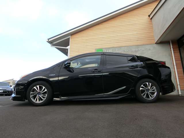 トヨタ プリウス １．８ Ａ H28年 (中国) 99