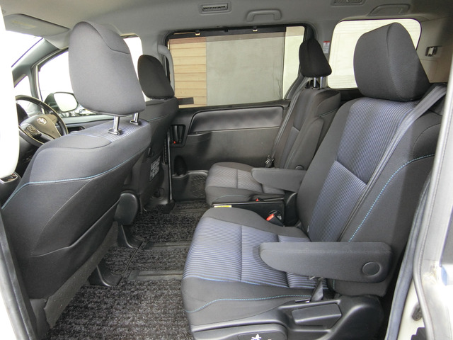 トヨタ ヴォクシー ２．０ ＺＳ H26年 (中国) 99