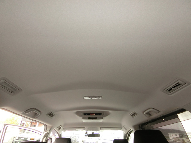 トヨタ ヴォクシー ２．０ ＺＳ H26年 (中国) 99