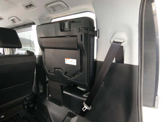 トヨタ ヴォクシー ２．０ ＺＳ H26年 (中国) 99