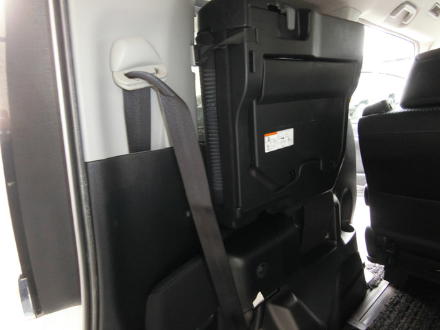 トヨタ ヴォクシー ２．０ ＺＳ H26年 (中国) 99