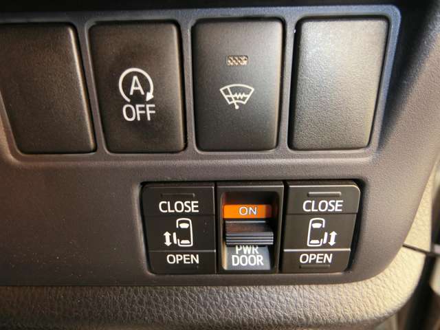 トヨタ ヴォクシー ２．０ ＺＳ H26年 (中国) 99