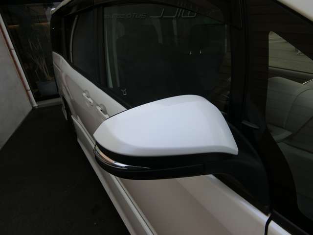 トヨタ ヴォクシー ２．０ ＺＳ H26年 (中国) 99