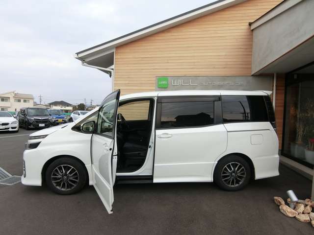 トヨタ ヴォクシー ２．０ ＺＳ H26年 (中国) 99