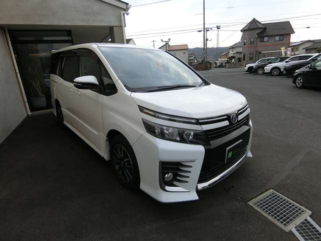 トヨタ ヴォクシー ２．０ ＺＳ H26年 (中国) 99