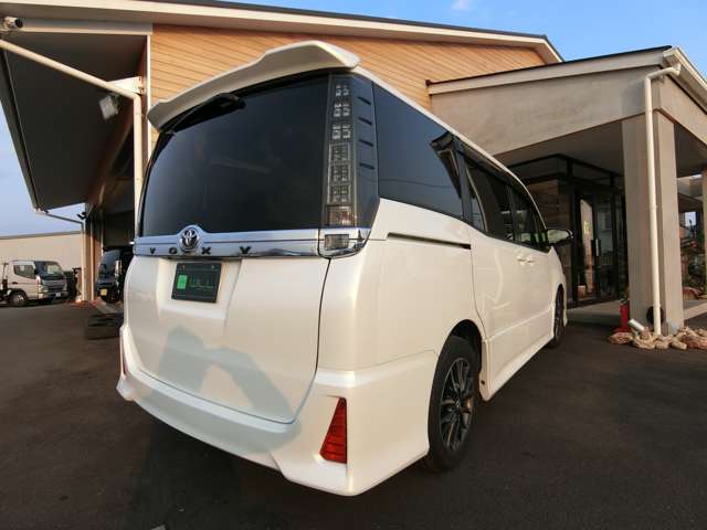 トヨタ ヴォクシー ２．０ ＺＳ H26年 (中国) 99