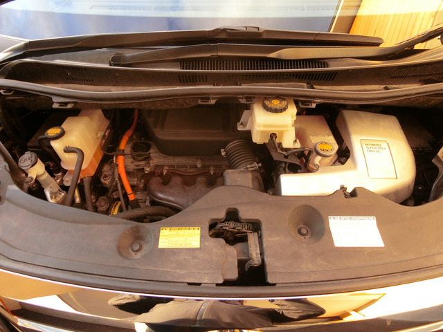 トヨタ ヴェルファイア　ハイブリッド （ベース） H26年 (中国) 99