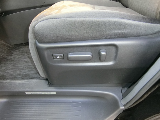 トヨタ ヴェルファイア　ハイブリッド （ベース） H26年 (中国) 99