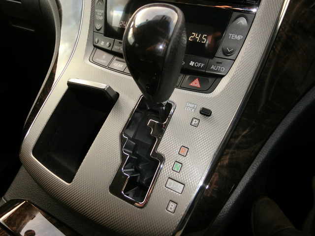 トヨタ ヴェルファイア　ハイブリッド （ベース） H26年 (中国) 99