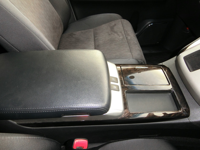 トヨタ ヴェルファイア　ハイブリッド （ベース） H26年 (中国) 99