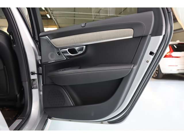 ボルボ Ｖ９０ Ｂ６ ＡＷＤ インスクリプション ４ＷＤ R3年 (近畿) 99