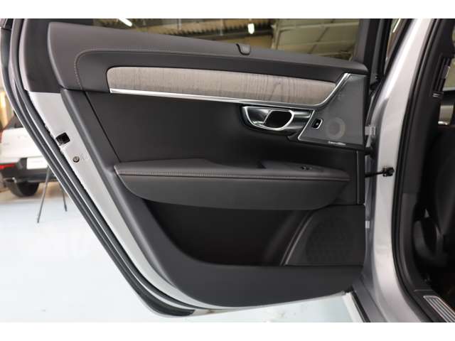 ボルボ Ｖ９０ Ｂ６ ＡＷＤ インスクリプション ４ＷＤ R3年 (近畿) 99