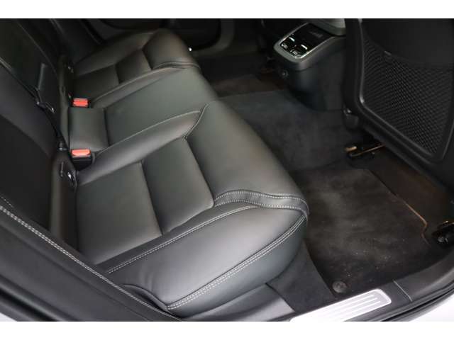 ボルボ Ｖ９０ Ｂ６ ＡＷＤ インスクリプション ４ＷＤ R3年 (近畿) 99